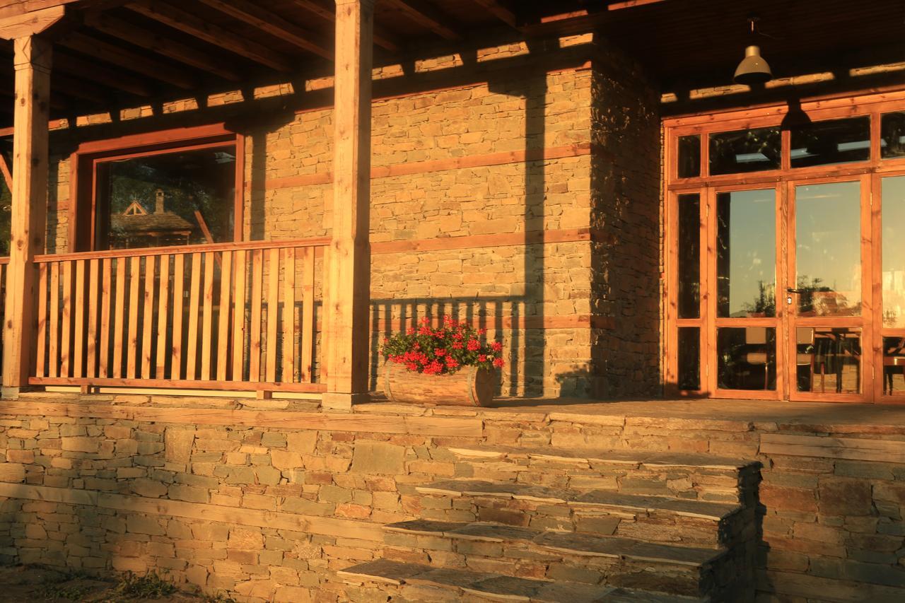 Leshten Guest Homes Exterior photo